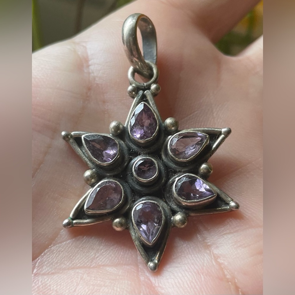 Genuine Amethyst and Sterling Silver Star Pendant - Picture 3 of 6